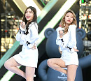 [BZ포토] 구구단 혜연-나영, 시선 싹쓸이하는 학다리 댄스