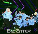 [BZ포토] 세븐틴, 에너지 넘치는 군무