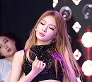 [BZ포토] 청하, 얇아도 너무 얇은 개미허리