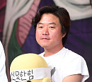 [BZ포토] 나영석 PD, 묘하게 인형과 닮았네~