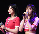 [BZ포토] 에이핑크 오하영-정은지, 미모도 '핑크 업'
