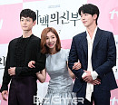 [BZ포토] 신세경, 두 남주 사이에서 달달한 미소