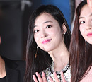 [BZ포토] 설리, 논란의 아이콘 '해맑은 인사'