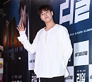 [BZ포토] 이현우, 장난기 가득한 눈인사