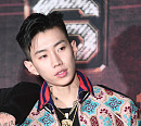 [BZ포토] 박재범, 시선 사로잡는 '타투+피어싱'