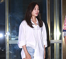 [BZ포토] 윤소희, 보기만 해도 시원해지는 초미니 팬츠