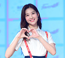[BZ포토] 페이버릿 서연, '청순 요정의 하트 뿅'