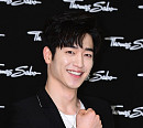 [BZ포토] 서강준, '블링블링 시계 자랑중'