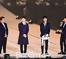 [BZ포토] 슈퍼주니어, 4인으로 팬들과 만나 '무대에서 울컥'