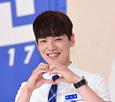 [BZ포토] 김정현, 여심 저격 '수줍은 손하트'