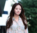[BZ포토] 송하윤, 화사하게 빛나는 광채 피부