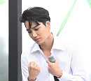 [BZ포토] 엑소 카이, '기자회견에서도 춤신춤왕'
