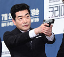 [BZ포토] 손현주, MC 박경림 저격수