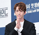 [BZ포토] 고윤, 두 손 모아 '독특한 인사'