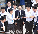 [BZ포토] 빅뱅 탑, 징역 10월-집행유예 2년 선고 '취재진의 질문 쇄도'