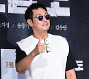 [BZ포토] 조진웅, '군함도' 엄지 엄지척