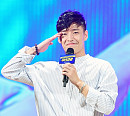 [BZ포토] 강하늘, '수줍게 경례'