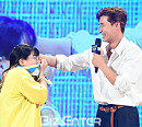 [BZ포토] 박서준, 설렘 가득 '쓰담쓰담'