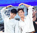 [BZ포토] 강하늘-박서준, 훈훈한 비주얼 '최소 소장각'