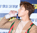 [BZ포토] 박서준, '목이 탄다~'