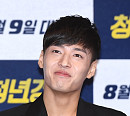 [BZ포토] 강하늘, 웃을까 말까 '내적 갈등중'