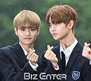 [BZ포토] 워너원 이대휘-배진영, '매력 대결 중~'