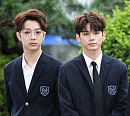 [BZ포토] 워너원 라이관린-옹성우, 빗속의 분위기 미남