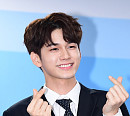 [BZ포토] 워너원 옹성우, '이 하트, 완전 대박 리얼 소중'