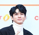 [BZ포토] 워너원 옹성우, 잔망스러운 손하트