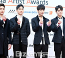 [BZ포토] 뉴이스트W, '받아요~ 손하트'