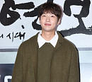 [BZ포토] 지현우, 니트+코트 '완벽한 깔맞춤'