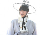 [BZ포토] 방탄소년단 진, 한복입고 출국하는 꽃도령