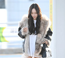 [BZ포토] 제시카, '꼼꼼하게 공항패션 점검 중~'
