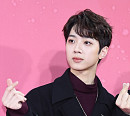 [BZ포토] 워너원 라이관린, 수줍게 내민 손하트