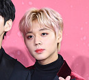 [BZ포토] 워너원 박지훈, 새초롬하게 하트 뿅