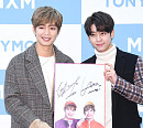 [BZ포토] MXM 임영민-김동현, '사인 받으러 오세요~'