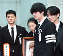 [BZ포토] '종현 발인' 샤이니 민호-온유-키, '슬픔만'