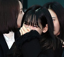 [BZ포토] '종현 발인' 소녀시대 태연, 마지막 인사 '뜨거운 눈물'