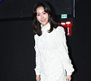 [BZ포토] 한지민, 영화관 밝히는 순백의 비주얼