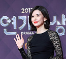 [BZ포토] 이보영, 레드립+시스루 '고혹적인 미모'
