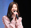 [BZ포토] 민주, '크리샤 츄 언니와 MV까지 함께 했어요'