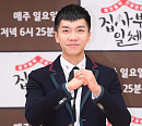 [BZ포토] 이승기, '집사부일체' 공식 포즈