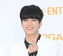 [BZ포토] 뉴이스트W 종현, 깜찍한 하트