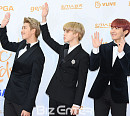 [BZ포토] 방탄소년단 RM-지민-제이홉, 팬들에게 다정한 인사