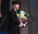 [BZ포토] 박서준, 신인남우상 수상 "선택받는 배우 되겠다"