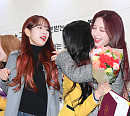 [BZ포토] 우주소녀 설아-보나, '다영아 졸업 축하해'