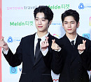 [BZ포토] 워너원 라이관린-옹성우, '받아줘 내 사랑'
