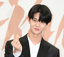 [BZ포토] 워너원 배진영, '워너블에게 하트 뿅'