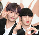 [BZ포토] 워너원 윤지성-하성운, '받아라 워너블~'