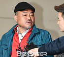 [BZ포토] 김흥국, 성폭행 혐의 적극 부인 "이상한 사람 아니다"